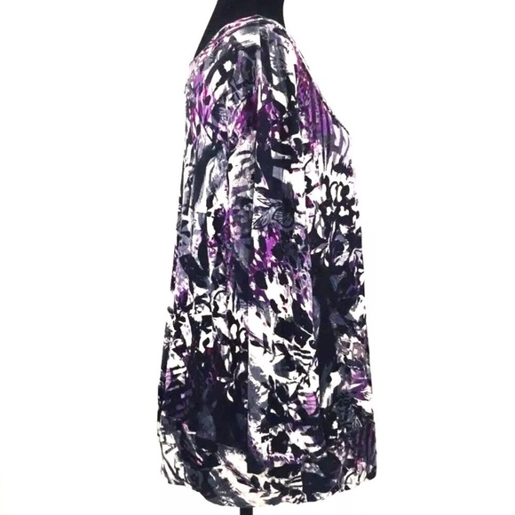 Abstract Design 3/4 Sleeve Tie Detail Waist Top - Picture 4 of 6